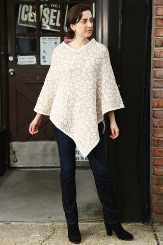 COMFYLUXE Chic Comfort Poncho