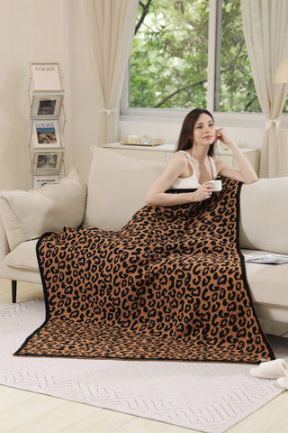 COMFYLUXE Chic Comfort Throw Blanket