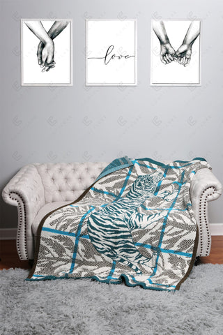COMFYLUXE Relaxing Luxe Throw Blanket