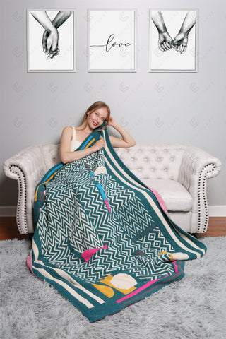 COMFYLUXE Cozy Elegance Throw Blanket