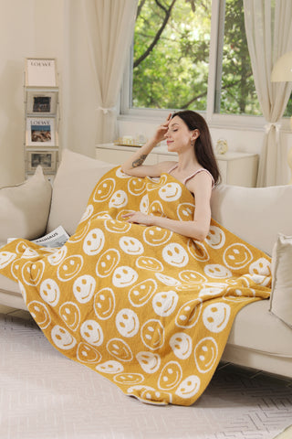 COMFYLUXE Cozy Elegance Throw Blanket
