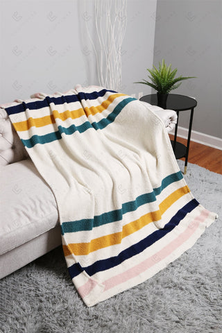 COMFYLUXE Premium Cozy Throw Blanket