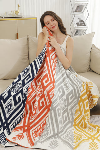 COMFYLUXE Cozy Elegance Throw Blanket