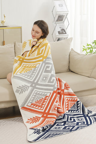 COMFYLUXE Chic Comfort Throw Blanket