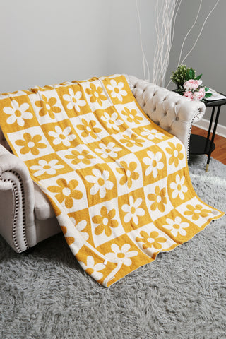 Daisy & Checkered Pattern Luxury Soft Throw Blanket