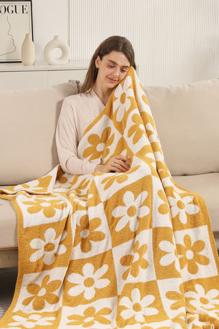 Daisy & Checkered Pattern Luxury Soft Throw Blanket