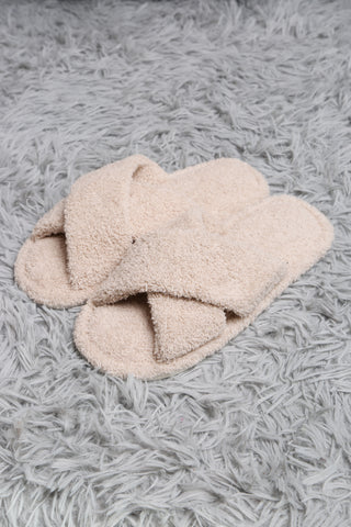 COMFYLUXE Warm Luxury Criss-Cross Slippers