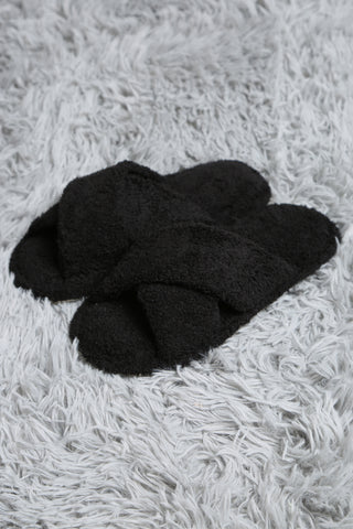 COMFYLUXE Plush Luxury Criss-Cross Slippers