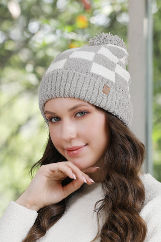COMFYLUXE Warm Luxury Beanie W/ Pom-Pom Ribbed Trim