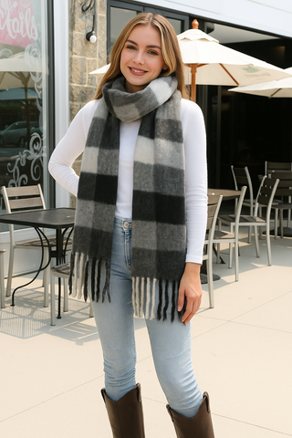 Checkered Pattern Oblong Scarf W/ Fringe