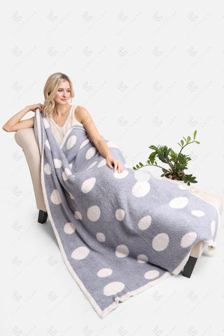 COMFYLUXE Cozy Elegance Throw Blanket