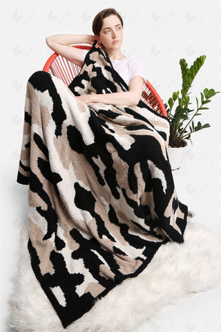 COMFYLUXE Cozy Elegance Throw Blanket