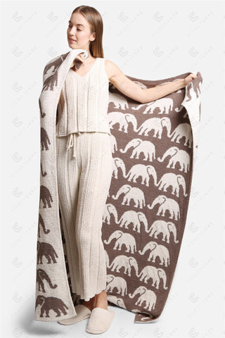 COMFYLUXE Cozy Elegance Throw Blanket