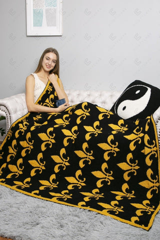 COMFYLUXE Chic Comfort Throw Blanket