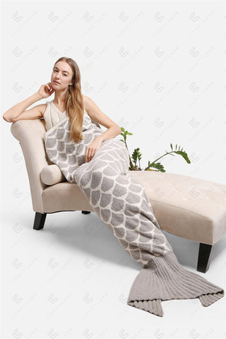 COMFYLUXE Chic Comfort Tail Blanket
