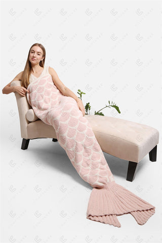 COMFYLUXE Elevated Comfort Tail Blanket