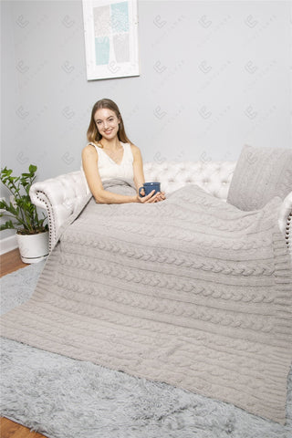 COMFYLUXE Cozy Elegance Throw Blanket