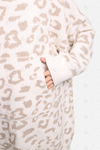 COMFYLUXE Plush Luxury Hooded Wearable Blanket W/ Front Pocket