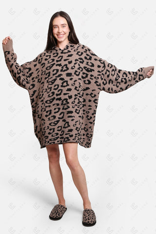 COMFYLUXE Refined Comfort Hooded Wearable Blanket W/ Front Pocket