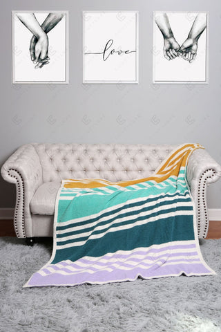 COMFYLUXE Cozy Elegance Throw Blanket