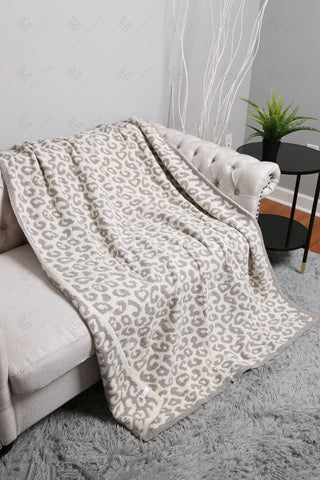 COMFYLUXE Elevated Comfort Throw Blanket