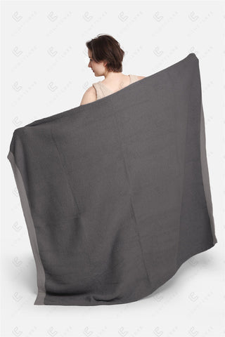 COMFYLUXE Warm Luxury Throw Blanket W/ Colored Edges
