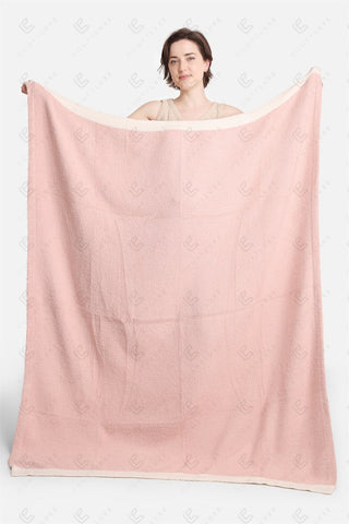 COMFYLUXE Cozy Elegance Throw Blanket W/ Colored Edges