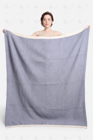 COMFYLUXE Elevated Comfort Throw Blanket W/ Colored Edges