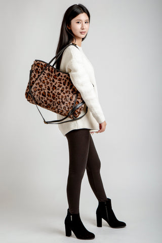 Leopard Pattern Faux Fur Tote Bag W/ Zipper Closure
