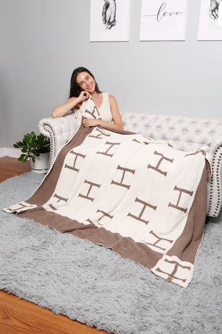 Initial "H" Pattern Luxury Soft Throw Blanket