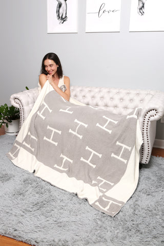 Initial "H" Pattern Luxury Soft Throw Blanket
