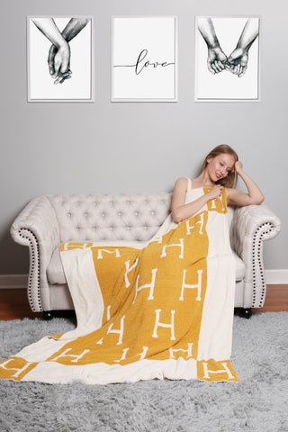 Initial "H" Pattern Luxury Soft Throw Blanket