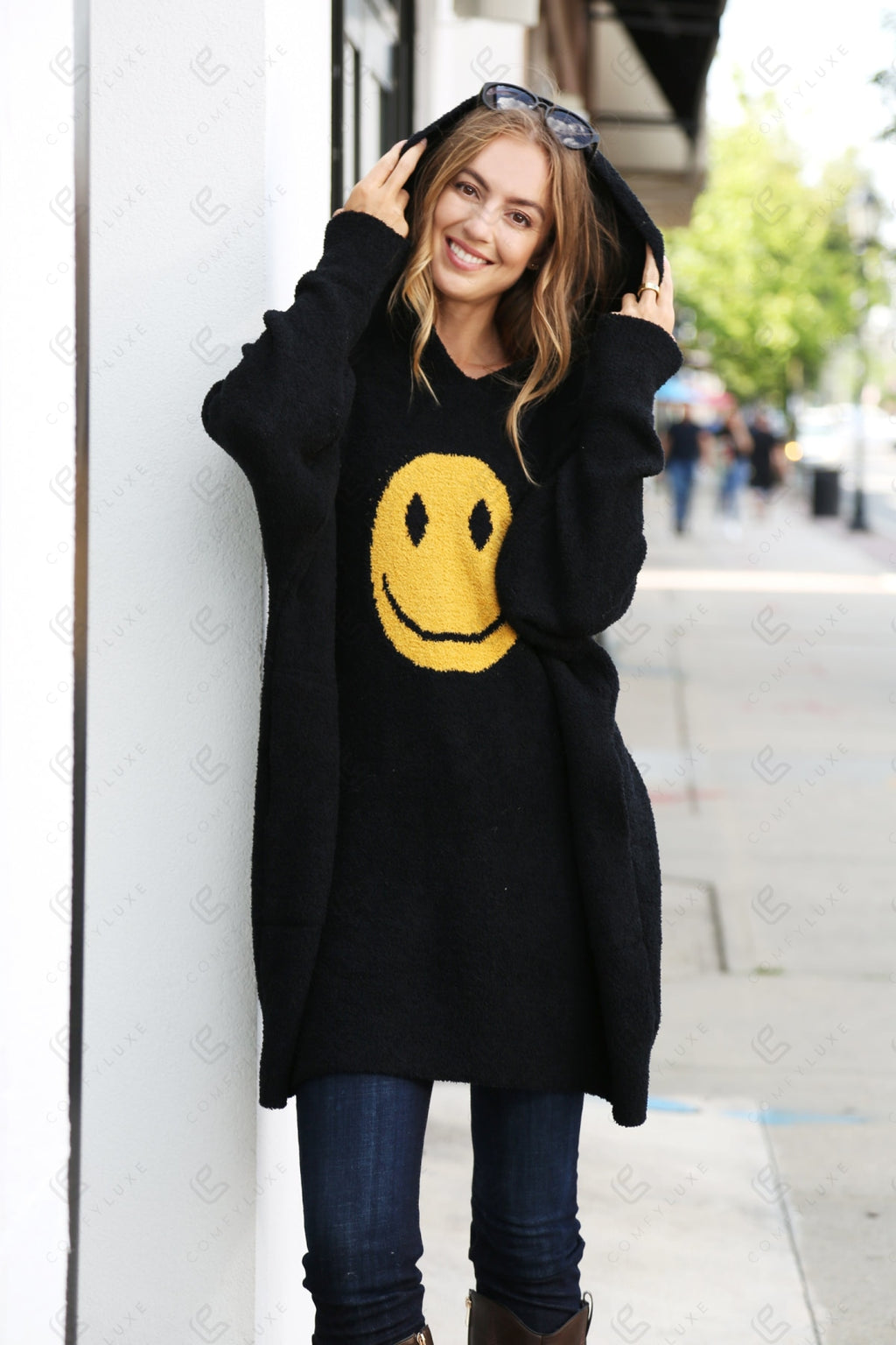 Happy Face Pattern Luxury Soft Hooded Wearable Blanket W/ Front Pocket ...