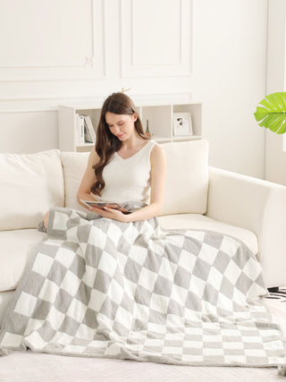 Checkered Pattern Luxury Soft Throw Blanket w/ Tassels