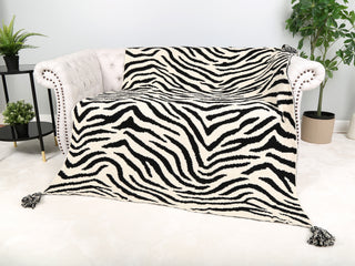 Tiger Pattern Luxury Soft Throw Blanket w/ Tassels