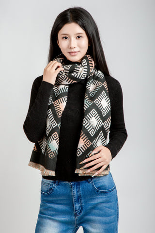 Geometric Pattern Oblong Scarf W/ Trim