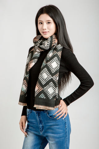 Geometric Pattern Oblong Scarf W/ Trim