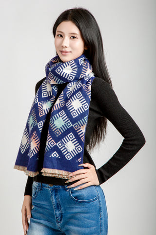 Geometric Pattern Oblong Scarf W/ Trim