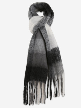 Plaid Pattern Oblong Scarf W/ Fringe